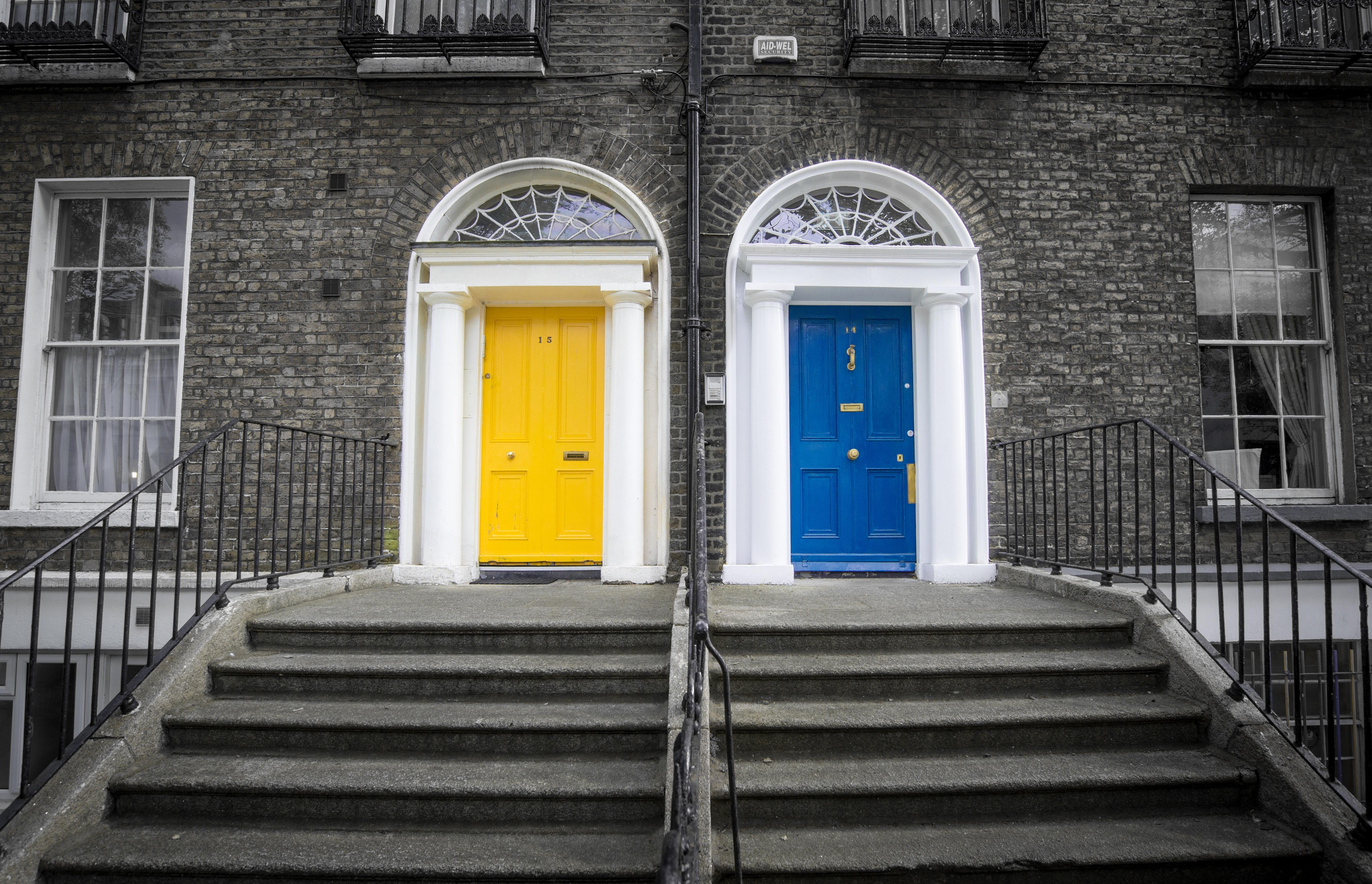 How to Paint a Metal Front Door Like a Pro