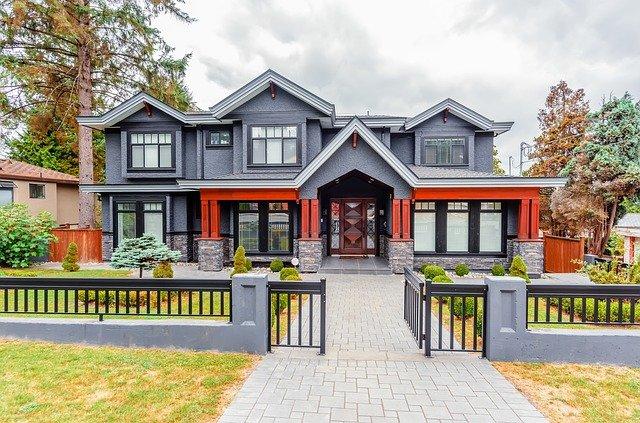 Top 6 Modern Fence Design Ideas for Front Yards