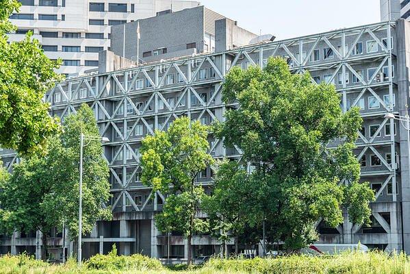Earthquake Safe Buildings